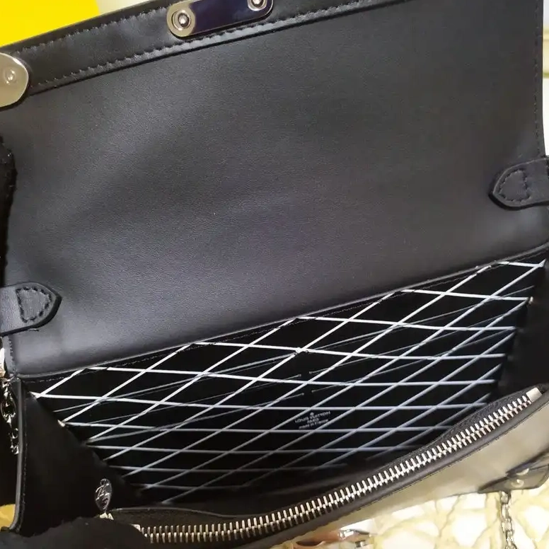 Fashionrep 20B570015 LV Bags 0810